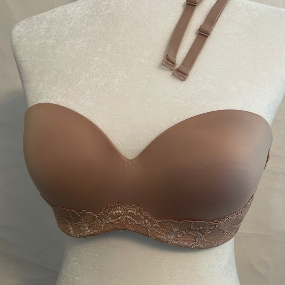 Victorias Secret body by Victoria lined strapless Sans Bretelles. 32DD